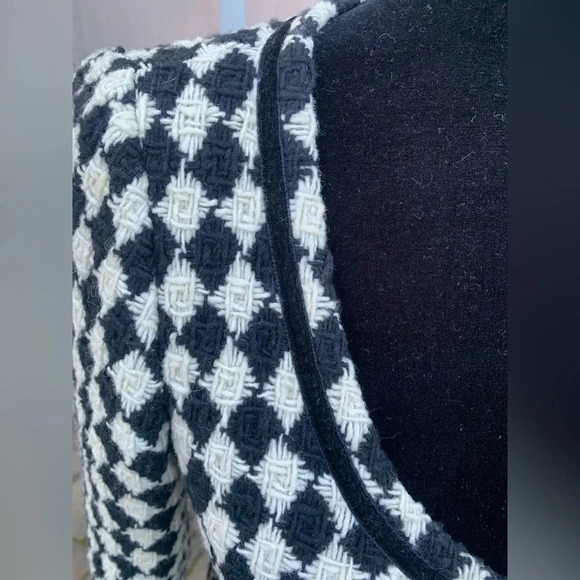 Trina Turk Women’s Black Diamond Pattern Tweed Blazer Velvet Bow Detail Size 4 - Picture 4 of 7